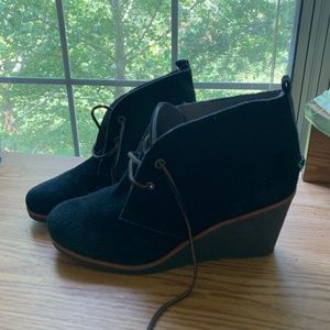 LIKE NEW Suede Booties